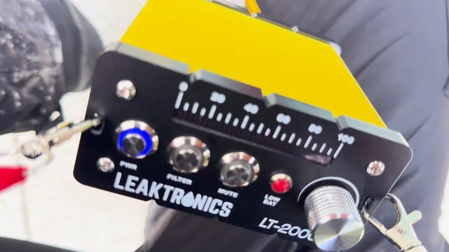 Leaktronics LT-2000 listening unit.