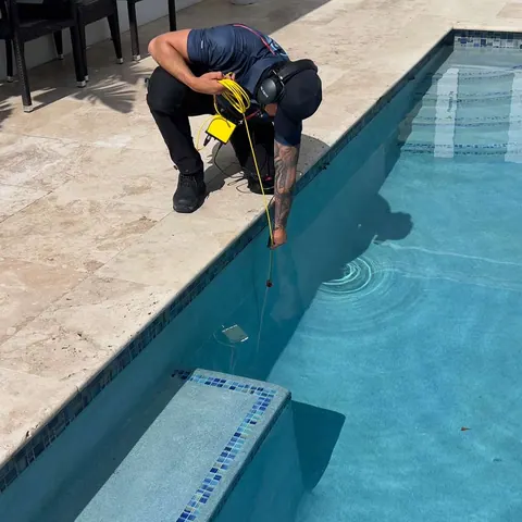 Acoustic probe at the edge of the pool.