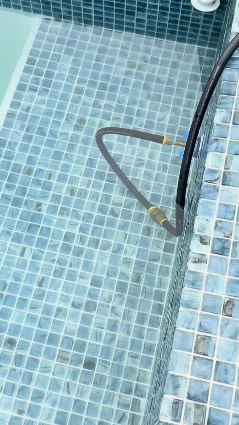 Test hose at a fitting in the spa.