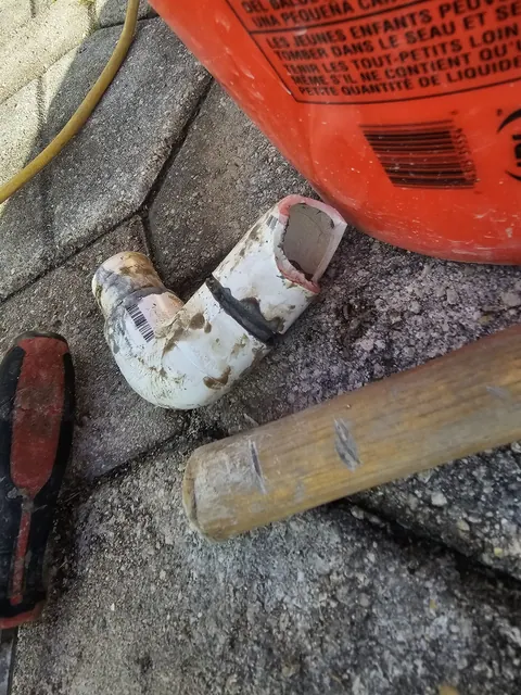 Old fitting taken out of the line.